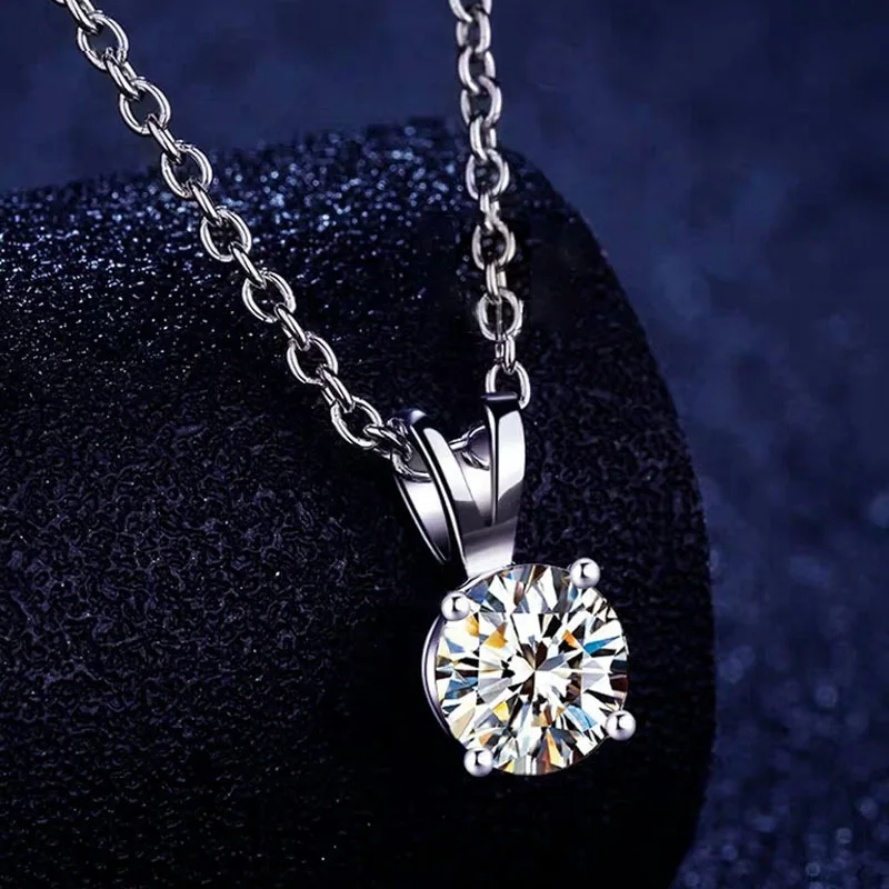 Jewelry Foreign Trade: European American Trendy Fashion Diamond 2-Carat Pendant with Hearts and Eight Arrows Cut