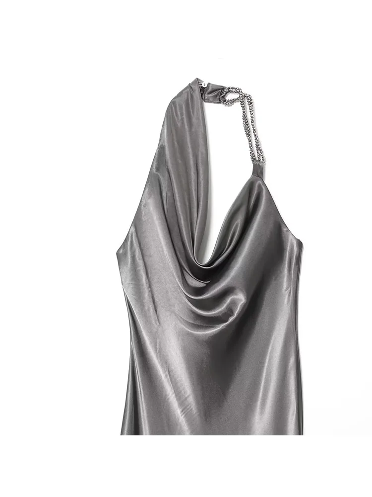 المرأة مثير فستان ستان 2025 جديد إمرأة موضة بلا أكمام فستان بدون ظهر المرأة سلسلة معدنية الديكور التجاعيد الرسن فساتين