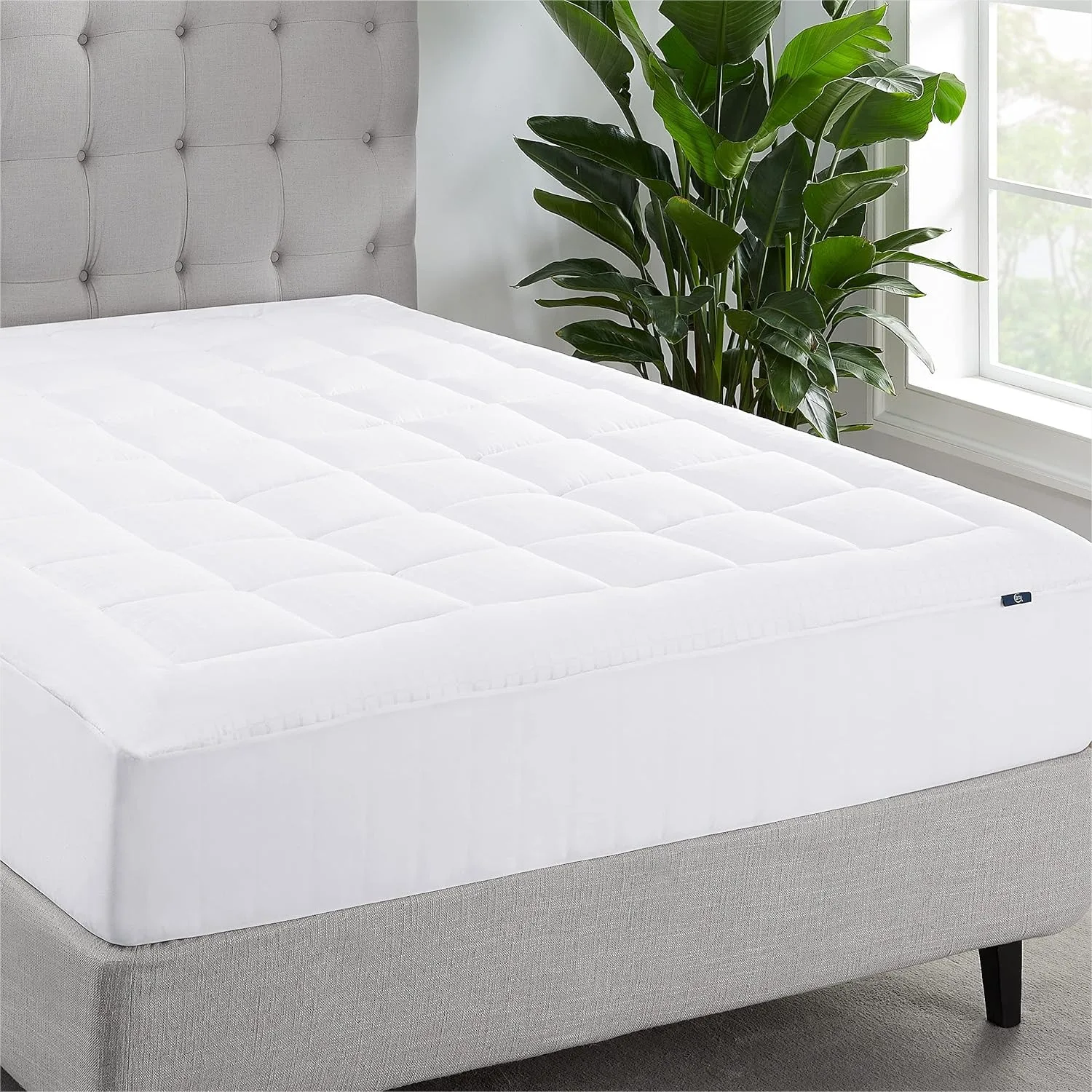 

Twin XL Mattress Cover, Fitted Pillow Top Mattress Pad, Super Soft Breathable Quilted Protector with 18" Deep Pockets for Secure