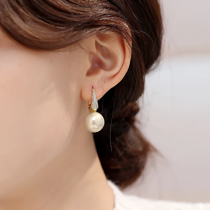 New French High end Light Luxury Imitation Pearl Zircon Earrings Women\'s Banquet Gift Jewelry Earrings 2024