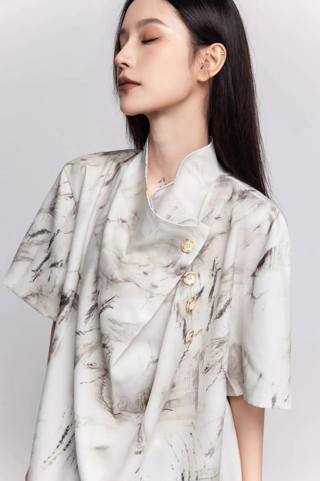 

Loose Fit Short Sleeve Casual Shirt Deconstructed Collar Women's Style Breathable Moisture Wicking Durable Original Design