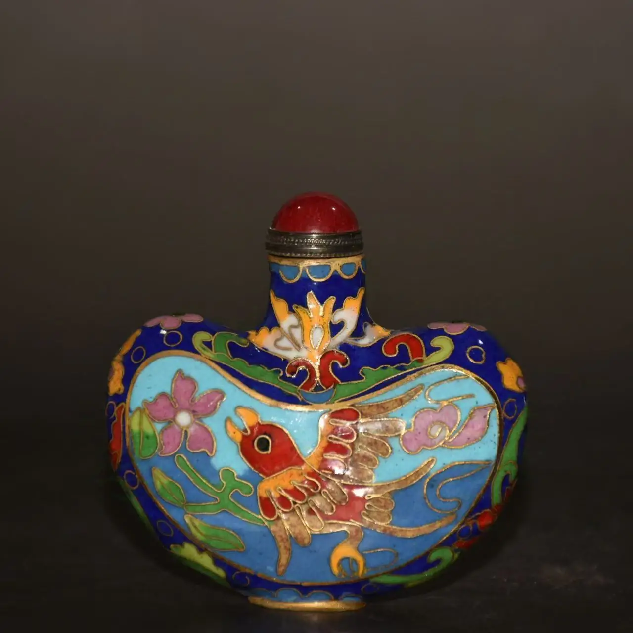 

collections Qing Dynasty old copper &Cloisonné Swallow snuff bottle,Beauty looks at flowers