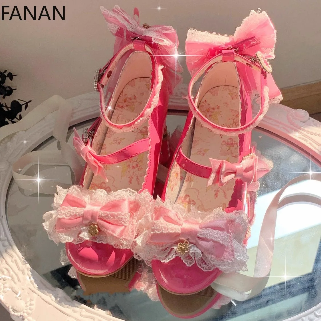 Zapatos japoneses de encaje con plataforma dulce, zapatos de tacón medio con cabeza redonda, bonito lazo, princesa Kawaii, zapatos individuales rosas, sandalias