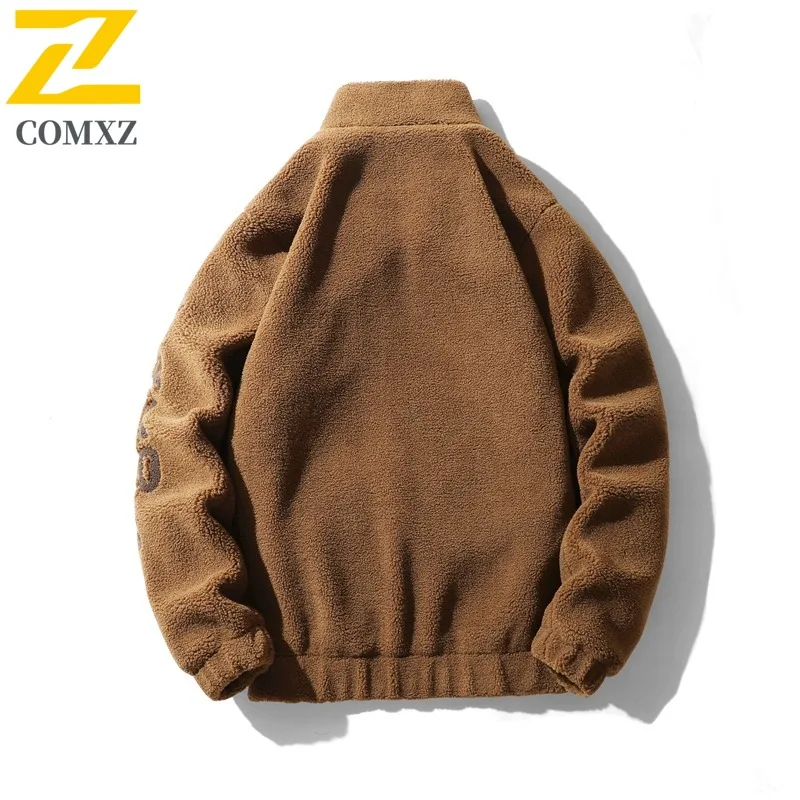 سترة شتوية للرجال من COMXZ بتصميم سميك لرحلة التزلج ميزة دافئة لمغامرة الثلج سترة من صوف الضأن 2025 معطف مبطن بتصميم مقاس كبير