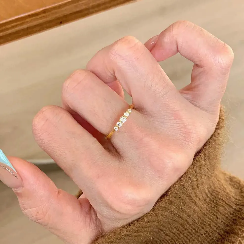 Plain circle Korean ins minimalist wind row diamond  women light luxury senior sense index finger ring adjustable