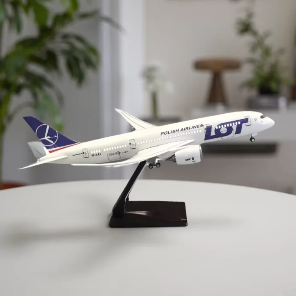 1/130 Scale Airplanes 43cm B787 LOT Polish Airways Resin Model Plane Diecast Aircraft With Landing Gear Aviation Fun Collectible