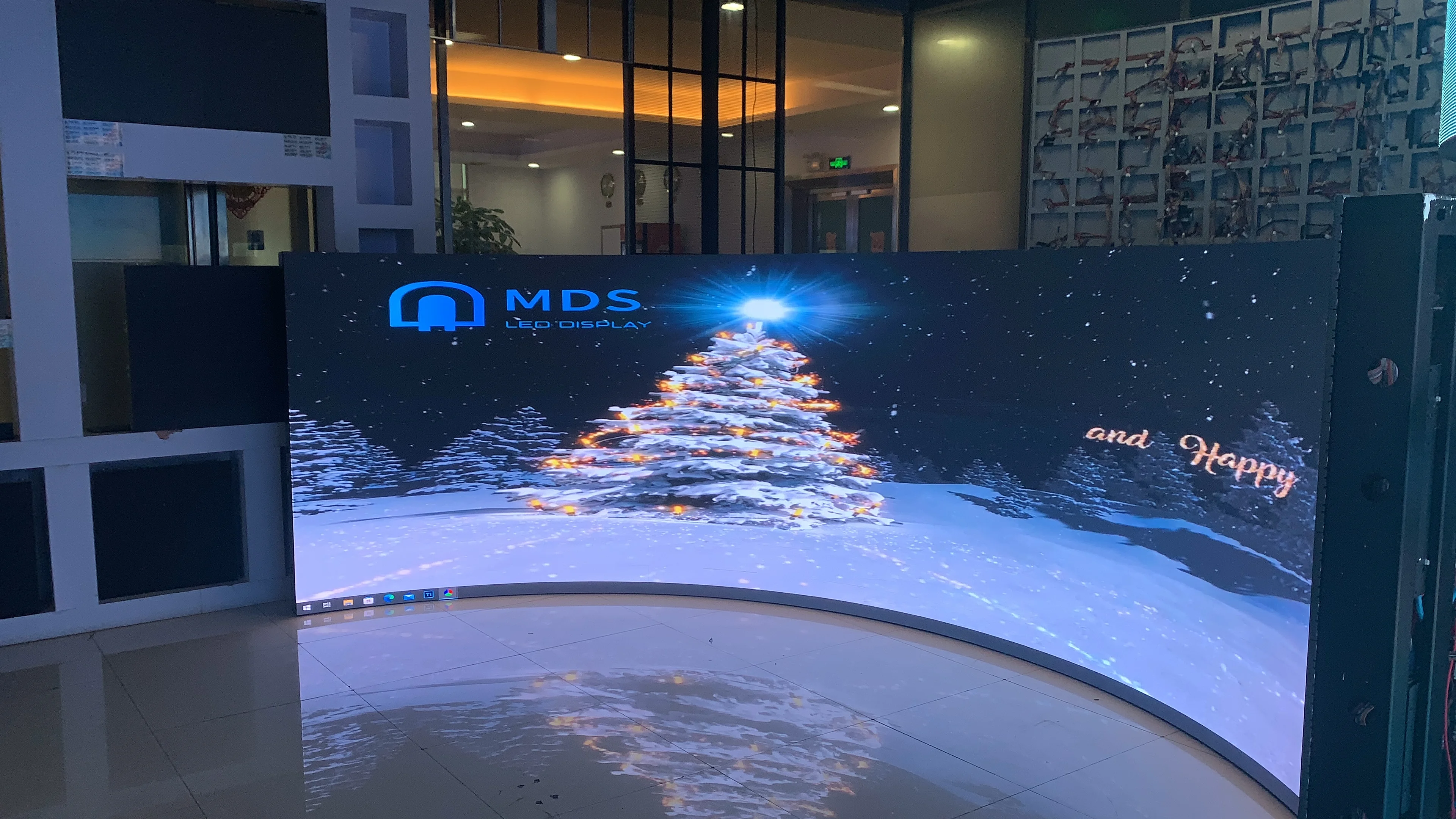 Full Color Big LED Wall Studio Curved LED Panel Indoor GOB Flexible LED Display Screen