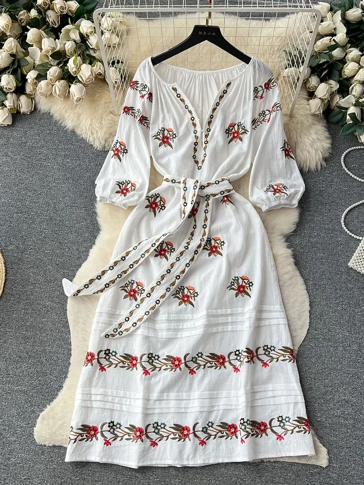 Women Spring Dress Small Retro Ethnic Style Embroidery Bubble Sleeve Dress Lace Up Waist To Show Slim Holiday A-line Dress D4157