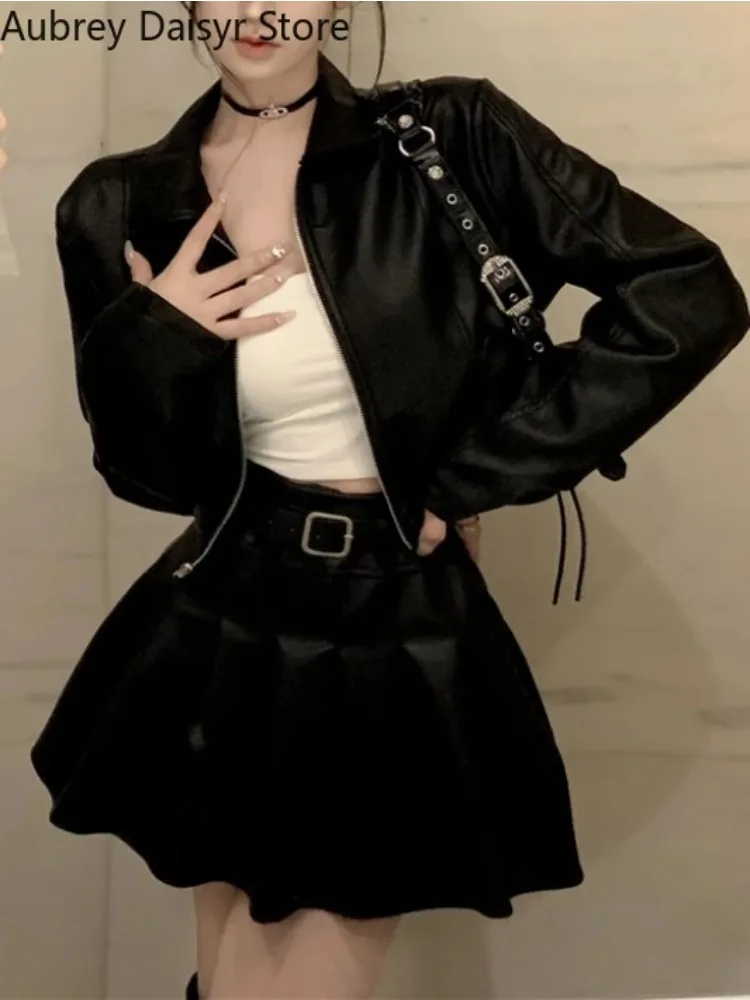 レトロなハイストリートクロップドレザージャケット レディース 韓国風ジッパー長袖 ツーピースレザースカートセット ファッションレザーモトコート