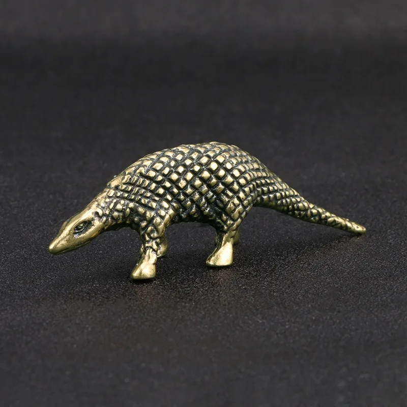 1 PC Solid Brass Carved Pangolin Handheld Piece Ornament Tea Pet Desk Auto Decoration Collectible Vintage Copper Craft Accessory