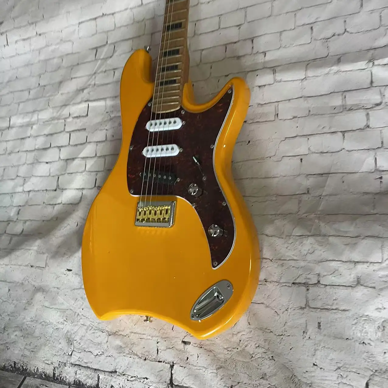 Electric Guitar 6-Chord Alien Style Electric Guitar, Yellow Body, Factory Realistic Photo, In Stock, Order and Ship Immediately