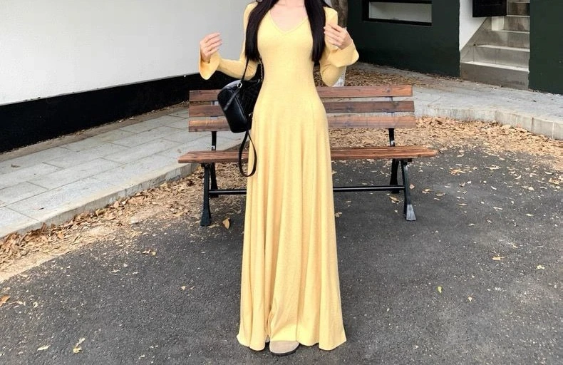 

Temperament V-neck Inner Long Sleeved Solid Color Dress for Women in Winter Sexy Waist Cinching Slim Fit Long Skirt