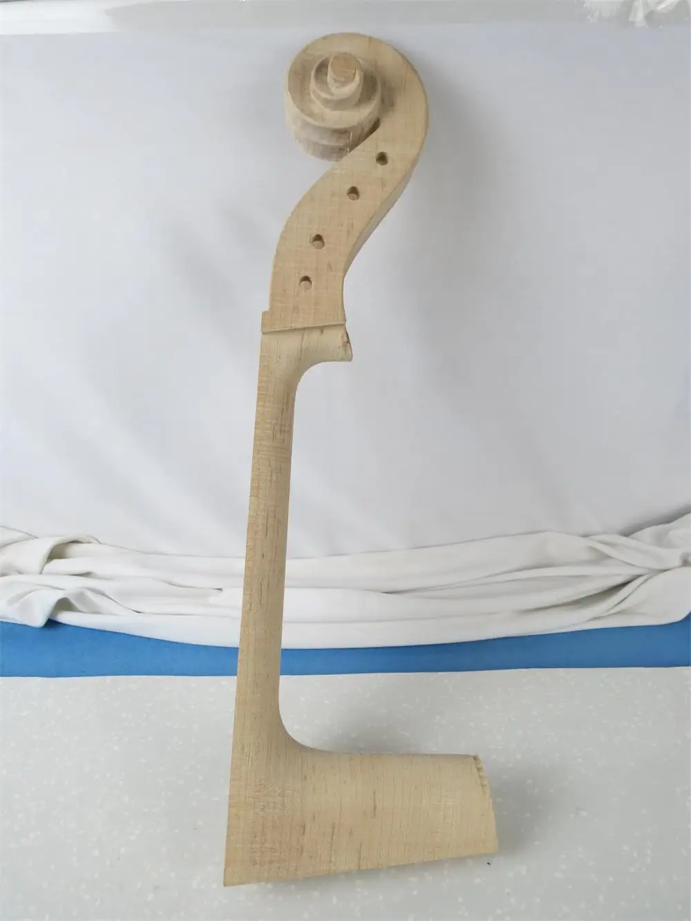 

1pcs Strong hand carved maple white cello neck 4/4,perfect workmanship