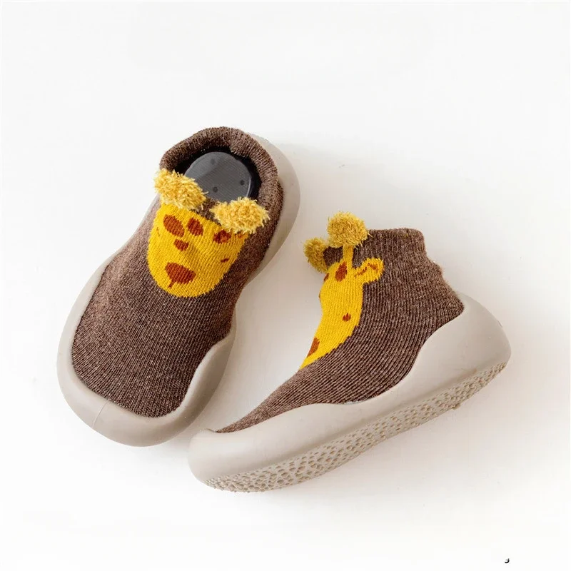 حذاء مشي للأطفال بنعل ناعم ، جوارب مانعة للإنزلاق ، أحذية جيدة التهوية ، داخلية وخارجية ، للربيع والخريف