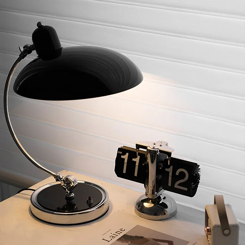 New Arrival Table Light Modern Living Room Bedside Decoration Wholesale Luxury LED Table lamp