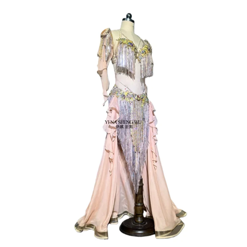 Set di gonne con nappe per reggiseno di danza del ventre con strass di lusso Set di costumi da cabaret sexy di fascia alta personalizzati per ballerini da competizione