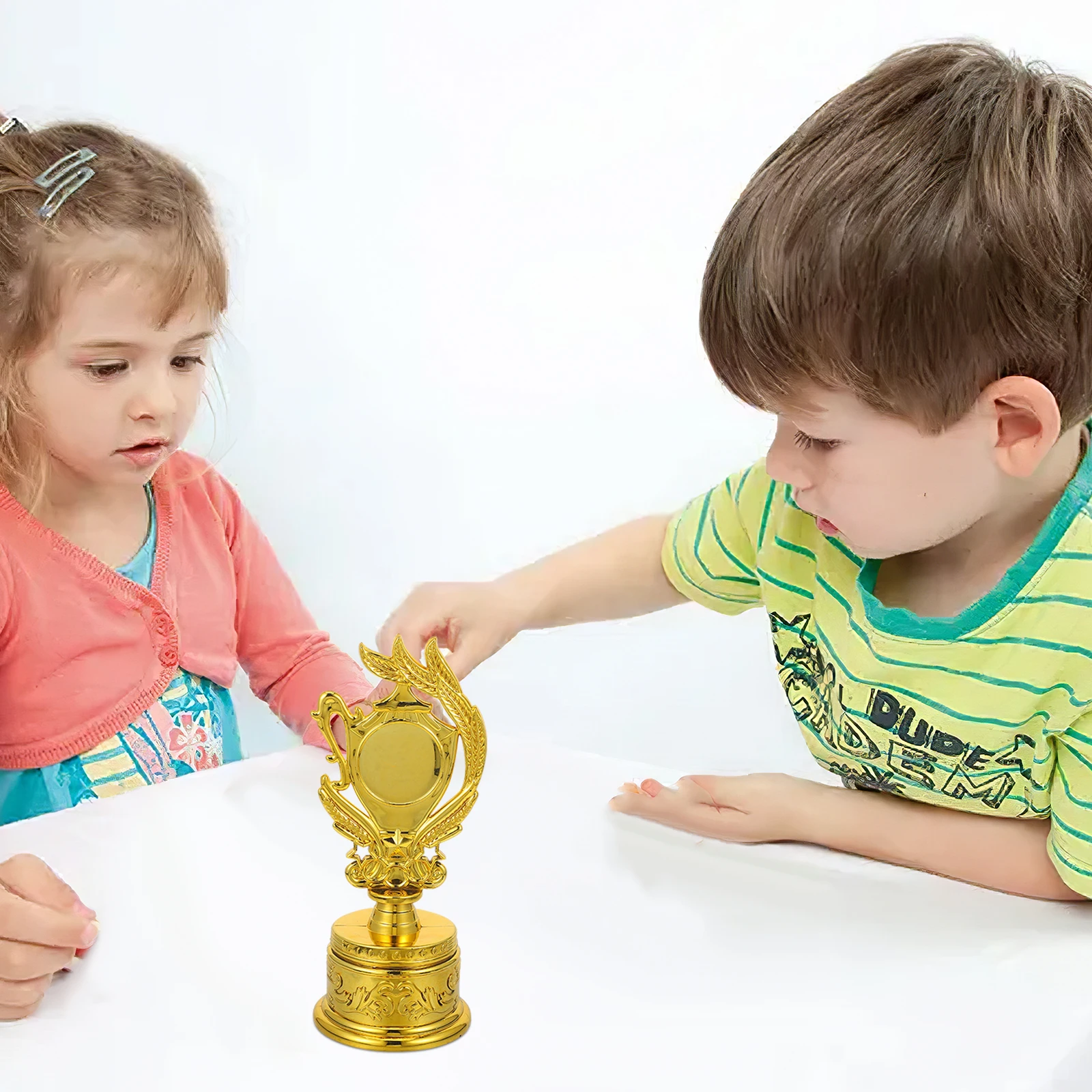 

Plastic Trophy Award for Kids Soccer Baseball Basketball Competition Winner Cup Small Gold Trophies Chic Recognition