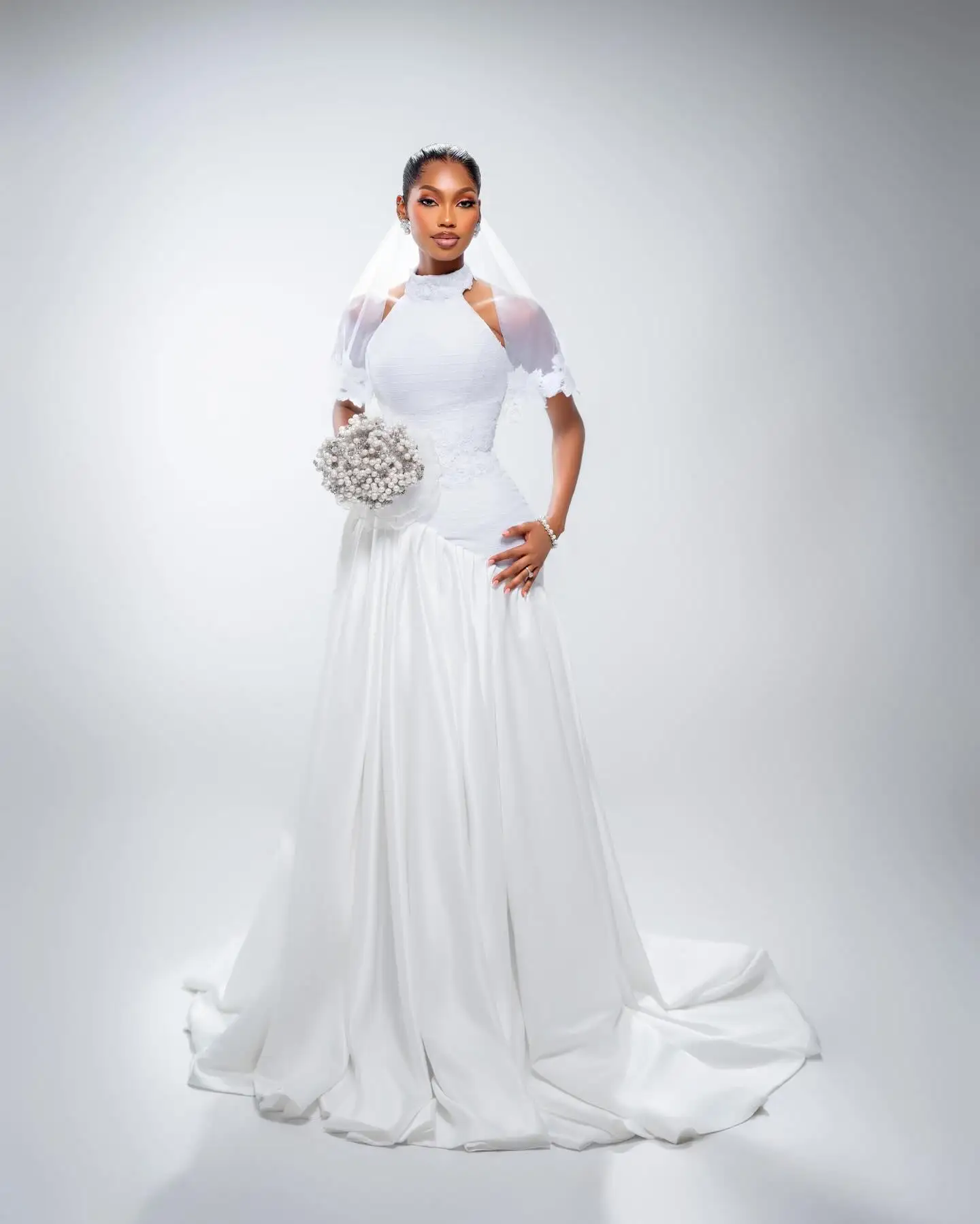 Customized Simple Sleeveless Wedding Dresses High Neck Sequined Women's A Line Bridal Gowns Satin Formal Party Vestidos De Novia
