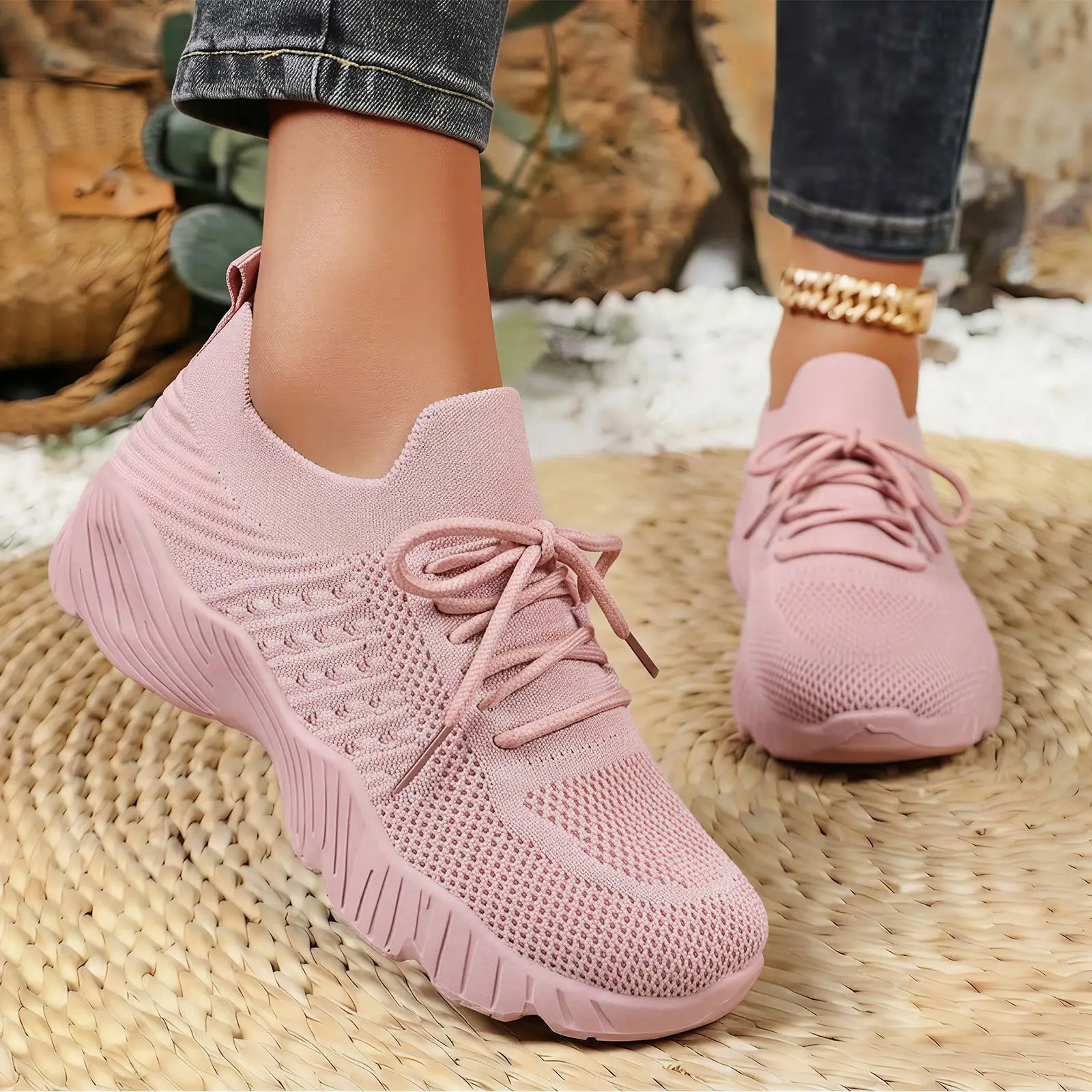 

Women's plus-size shoes, lightweight casual shoes, breathable fly-ribbed sports flats