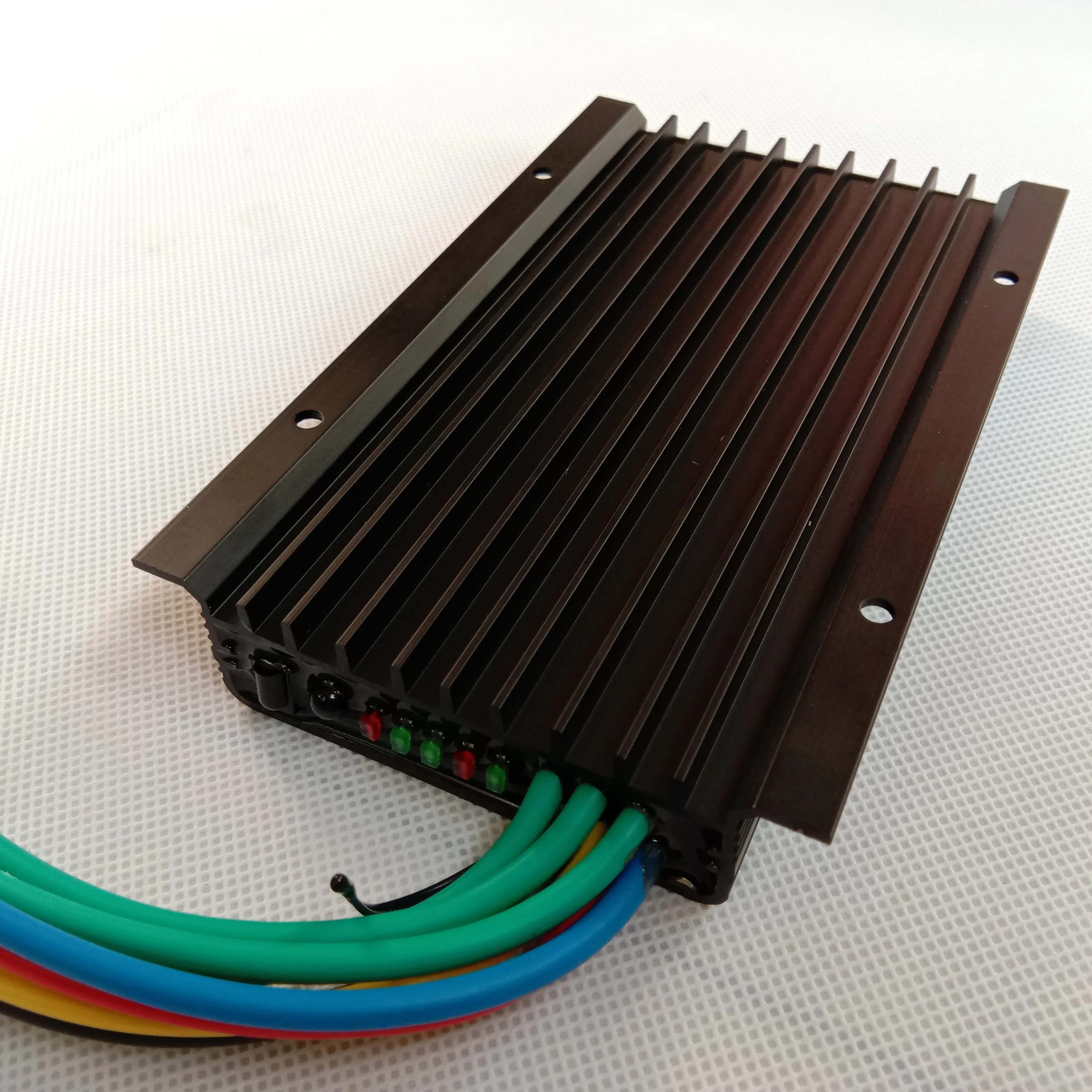 Imagem -06 - Controlador Híbrido Automático da Carga da Proteção da Sobrecarga do Solar 12v 24v Controlador Híbrido Solar Impermeável do Vento 800w Vento 1000w