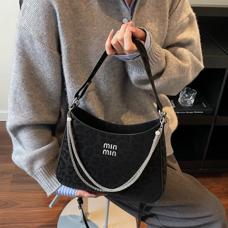 

Luxury Women's Shoulder Bag Crafted From Premium Leather Featuring Paris Style And Casual Elegant Vintage Look​