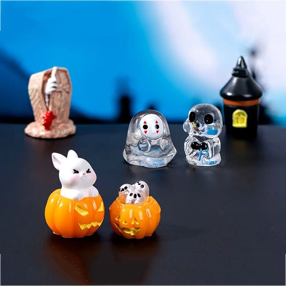 Cute Micro Landscap Halloween Crystal Ball Resin Easy to Carry Resin Faceless Ghost Mini Pumpkin Resin Ornaments Party Supplies