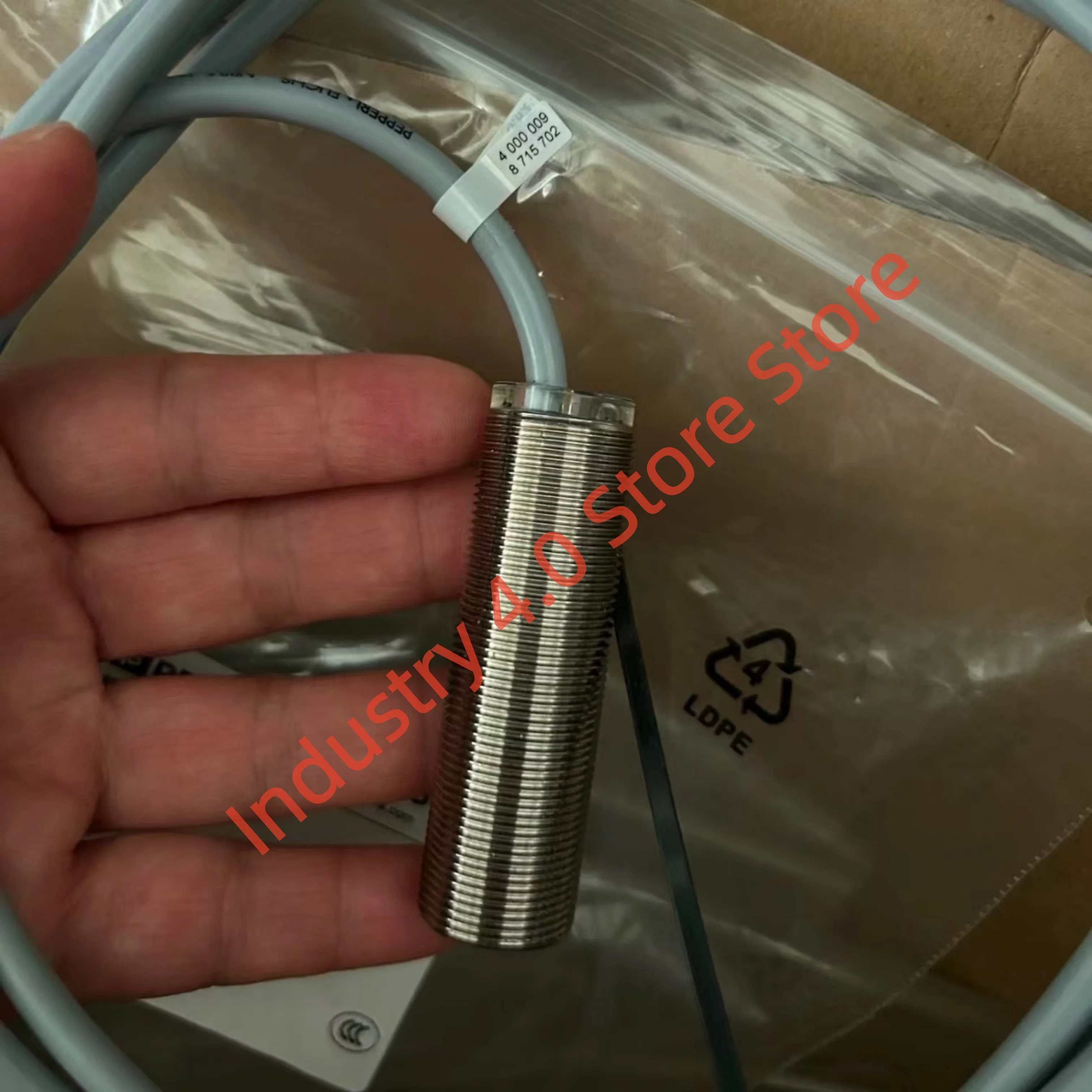 Sensor NBB5-18GM60-WO NJ40+U1+N novo na caixa