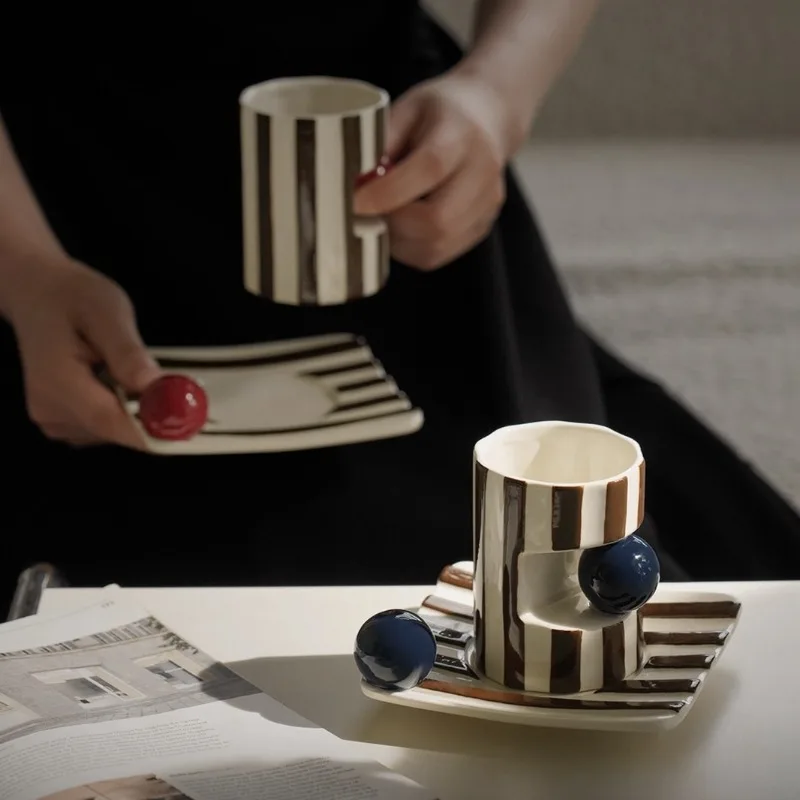 Creative Black White Striped Ceramic Coffee Cup with Saucer Abstract Circus Sphere Porcelain Cup Office Mug Couples Water Cup