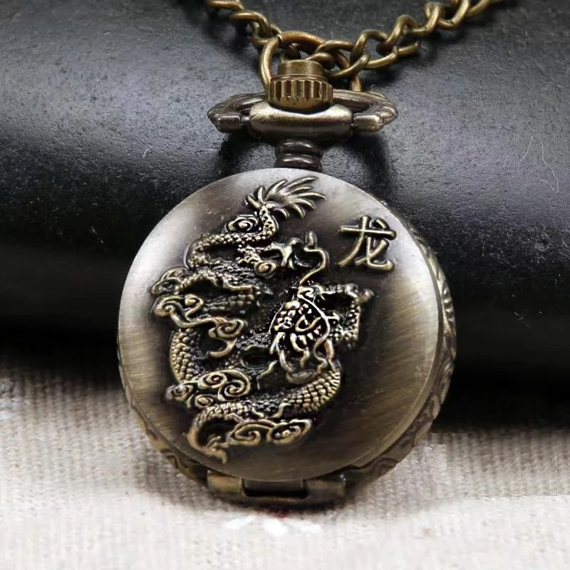 

Модные рельефные кварцевые карманные часы в форме дракона, летающие Искусственные часы из сплава для мужчин и женщин, часы на цепочке для свитера, подарки