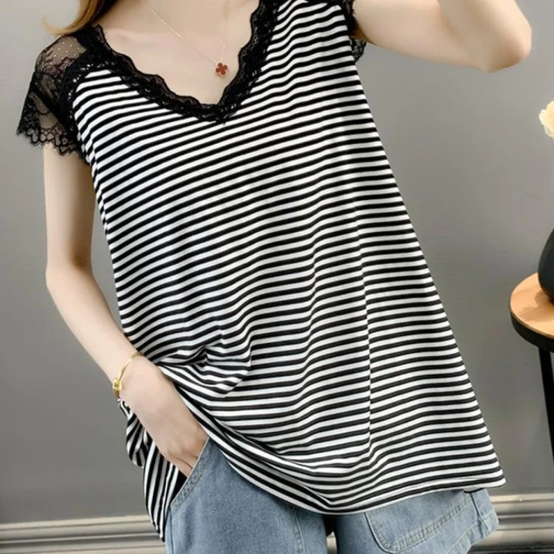 Summer Women's Sleeveless T-shirt Loose Lace Fashionable Hollow Out Back Suspender V-neck Striped Vest Top for Women 2026
