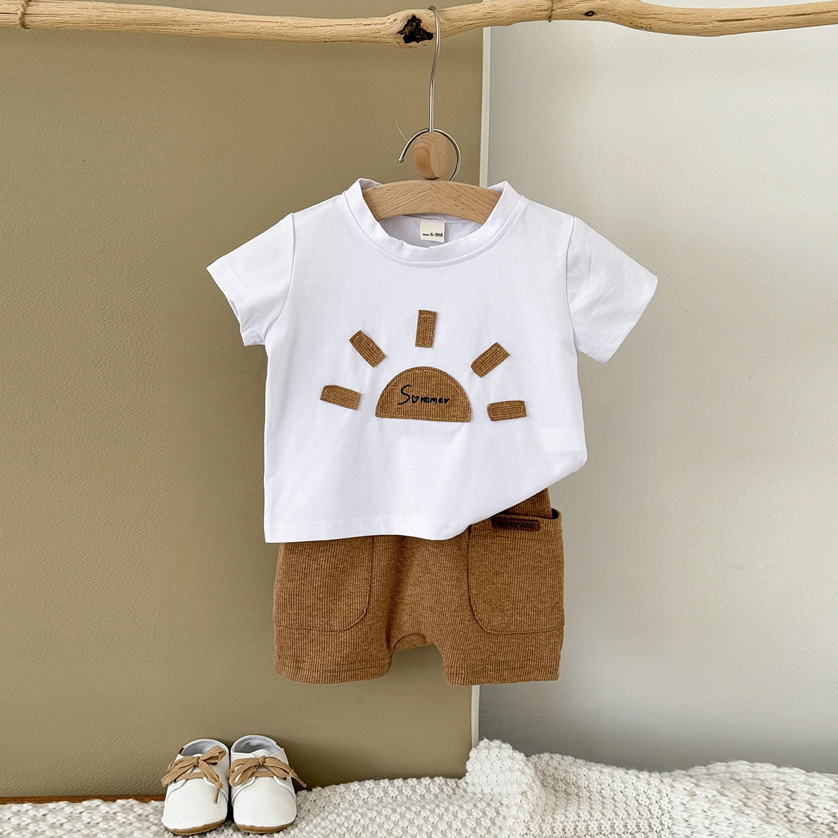 Summer Baby Set Sun Patch Fabric Round Neck Short Sleeved Shirt Brown Pocket Design Sports Shorts Baby Clothing