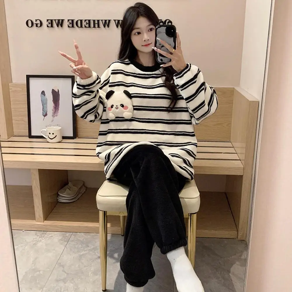 

Женский пижамный костюм в стиле аниме из 2 предметов Pochacco Hello Kitty Kawaii, зимние теплые коралловые бархатные штаны с длинными рукавами с героями мультфильмов, домашняя одежда для девочек