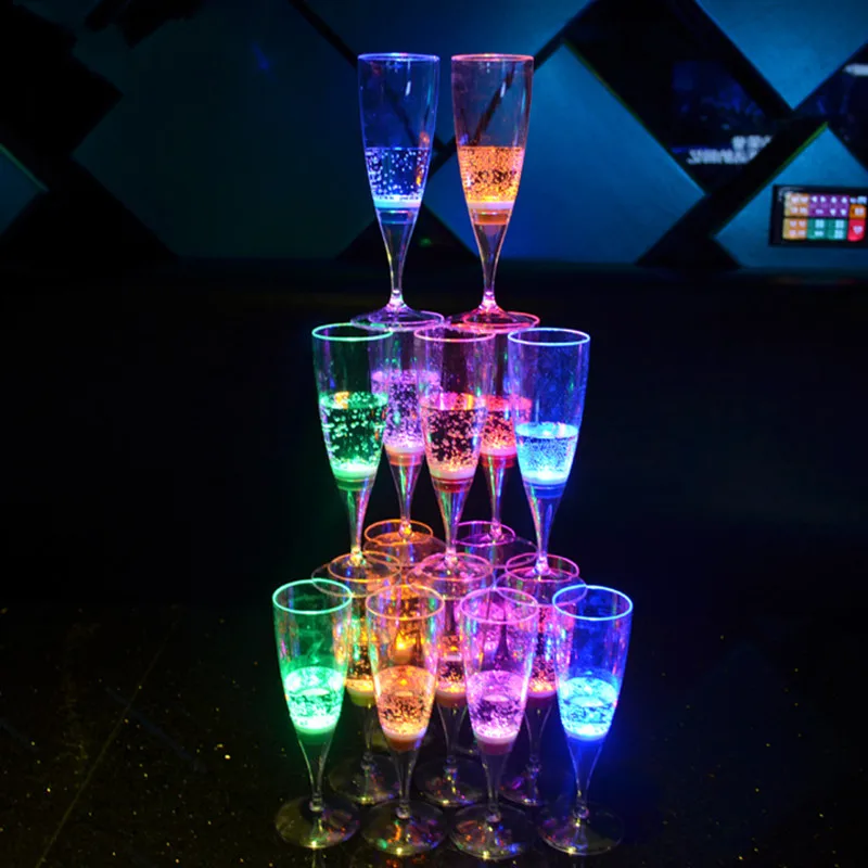 6PCS Wedding Champagne Glasses Bar Cocktail Glass Cups Wine Glass Goblet Banquet Wedding Decoration Led Luminous Creative Cup