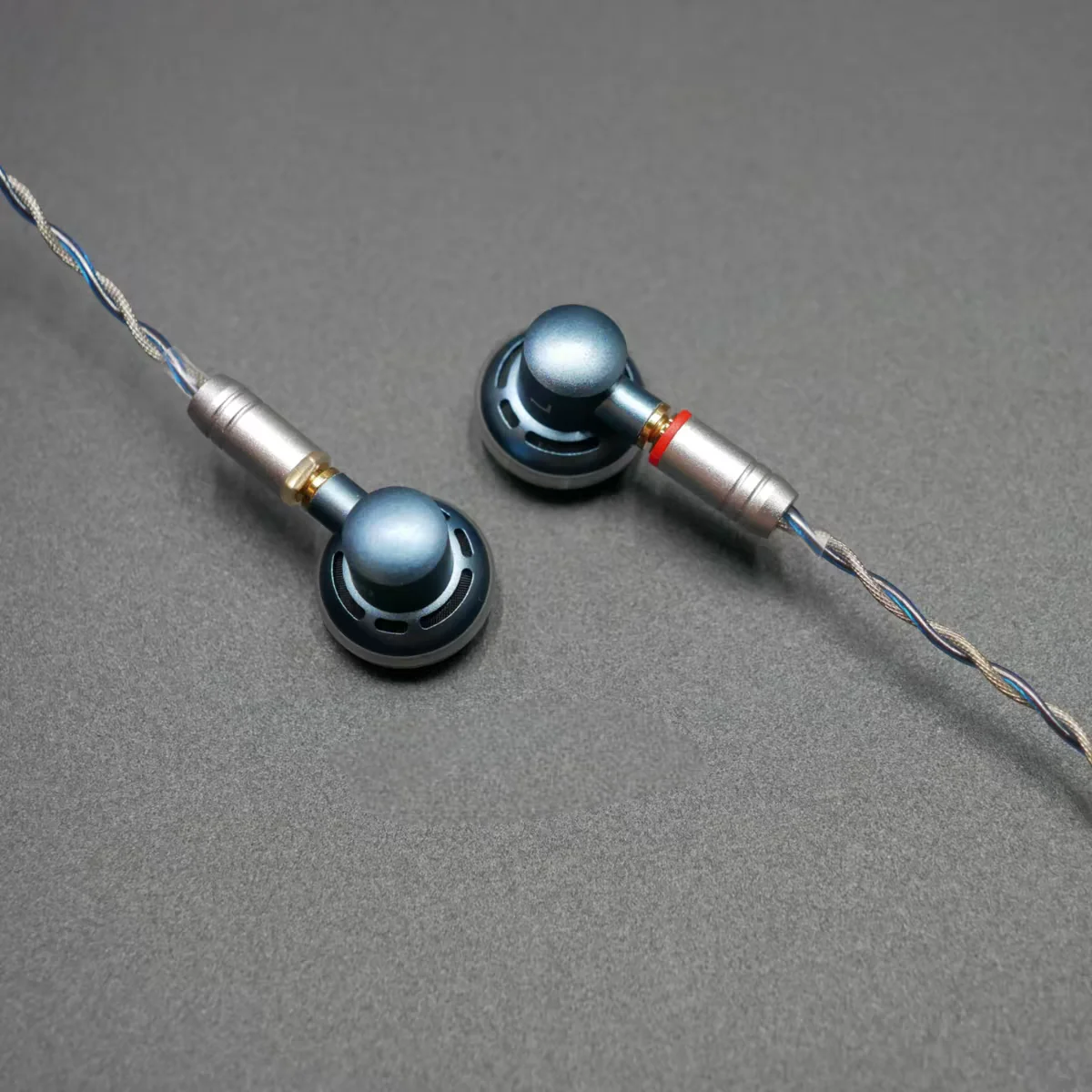 Neuer 300Ω HiFi-Ohrhörer mit hoher Impedanz, austauschbares MMCX-Kabel, 3,5 mm/4,4 mm symmetrischer Metallstecker – Detail 6