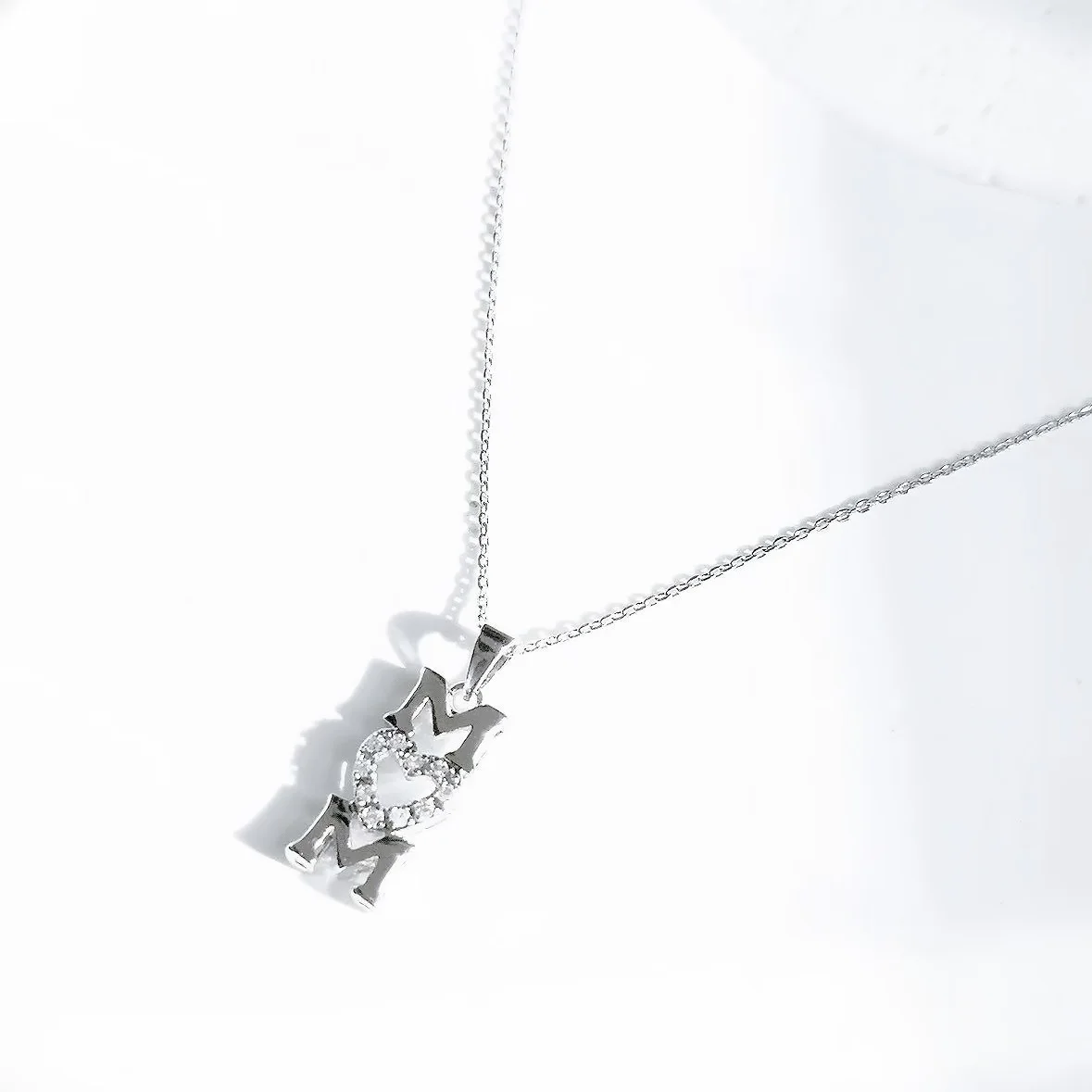 قلادة MOM مع قلادة على شكل قلب هندسي متعددة الاستخدامات وفريدة من نوعها وأنيقة وبسيطة على شكل عظمة الترقوة هدية عيد الأم للأم/النساء #2