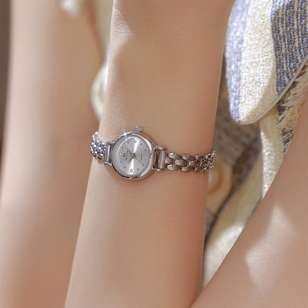 蜂姉妹腕時計女性のファッションシンプルな高品質クォーツ女性の腕時計エレガントな気質小さなチェーンストラップ腕時計