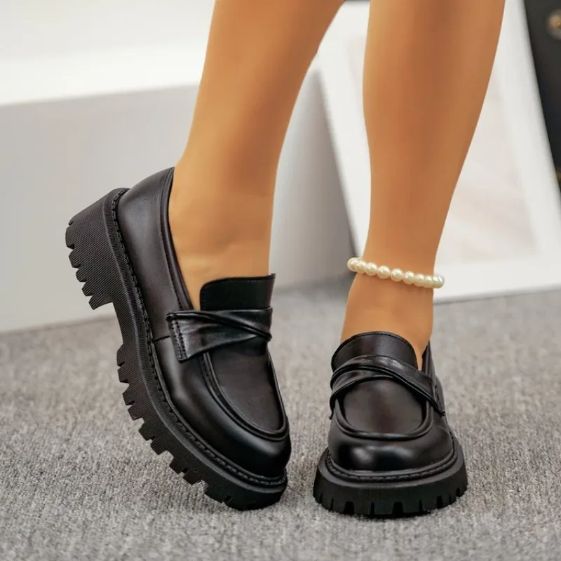Women's Platform Loafers with Chain Decor Fashion Preppy Style Dress Shoes Woman Patent Leather Slip On Ladies Flats Plus Size