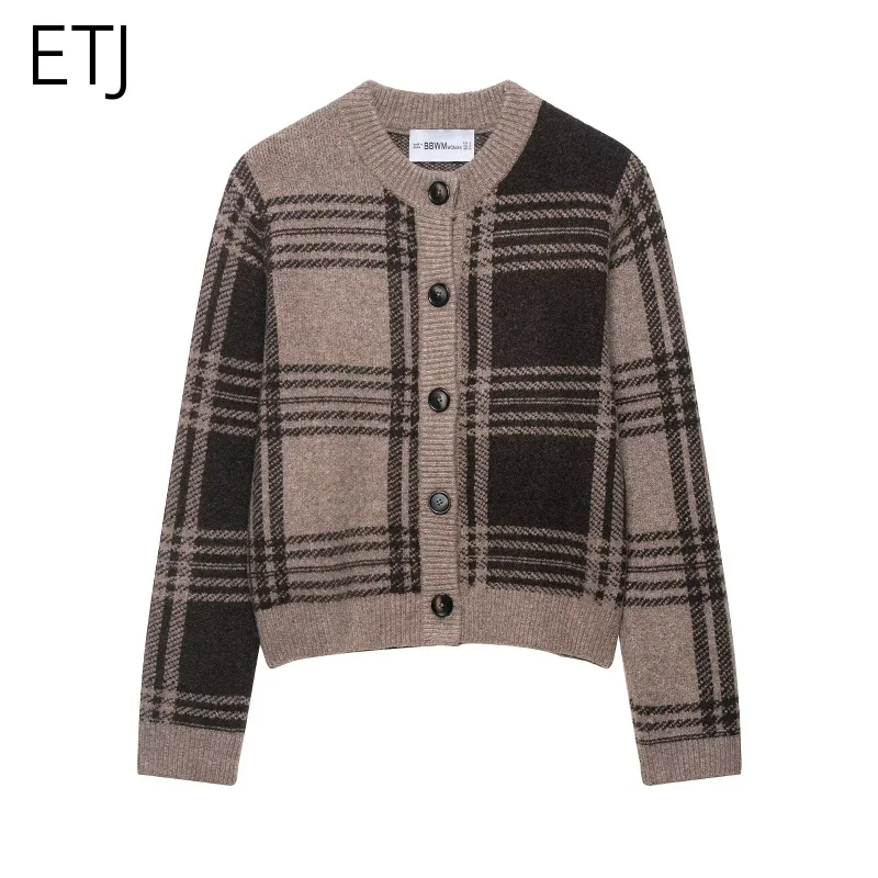 ETJ 2025 automne/hiver nouveau femmes Maillard marron à carreaux pull tricoté cardigan col rond court vintage manteau tricoté