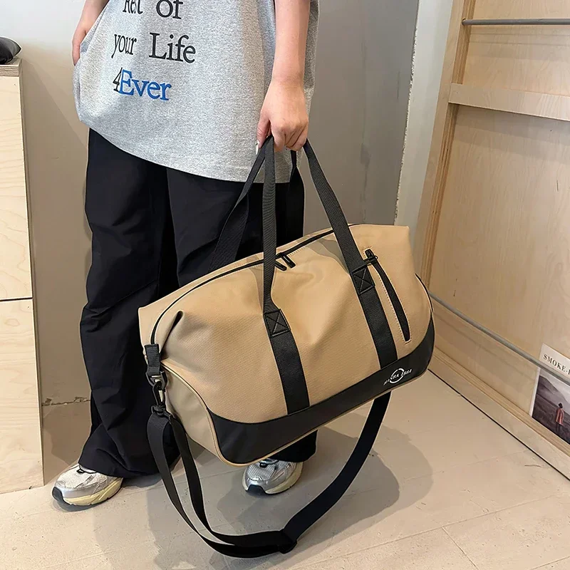 Moda cor sólida pu tamanho grande saco de viagem 2025 nova pele macia personalidade zíper alta qualidade elegante ao ar livre sacos femininos