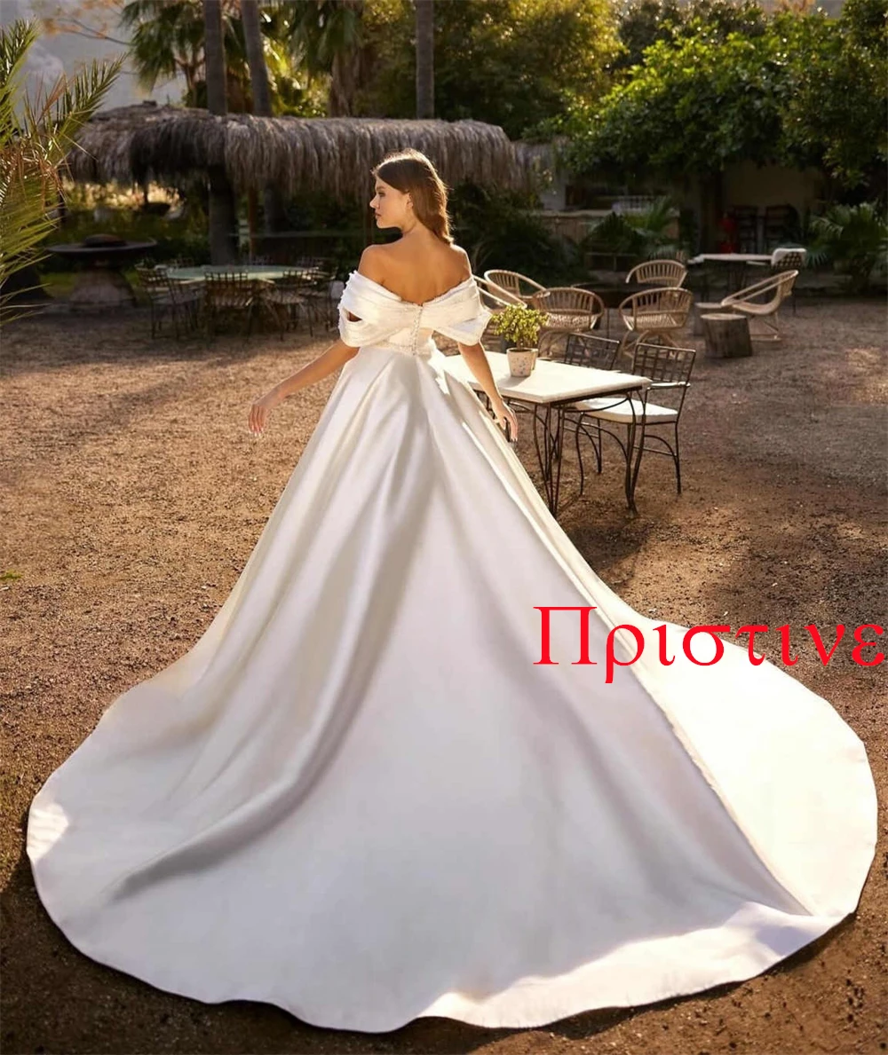 Vestido de novia elegante blanco personalizado con escote en forma de corazón de cristal, vestidos de novia con botones en la espalda y hombros descubiertos para fiesta nupcial
