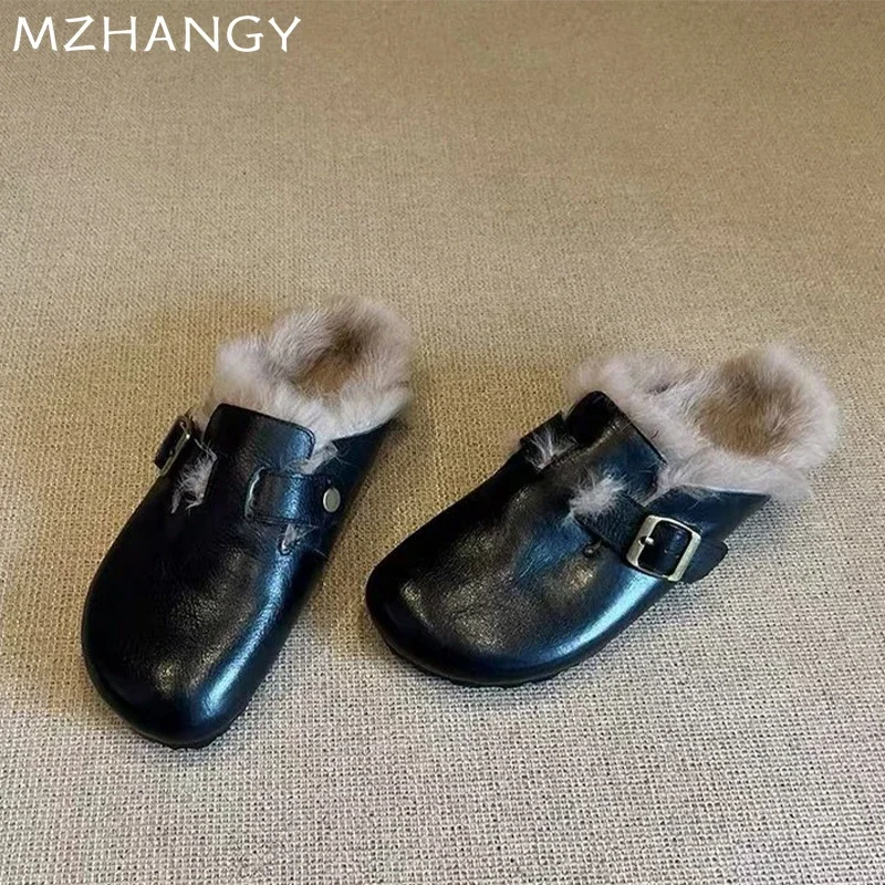 

Женские меховые тапочки на плоской подошве, хлопковые тапочки, кожаные повседневные туфли-лодочки с пряжкой, трендовые модные новые шлепанцы 2025 года, зимние домашние Mujer Snow Botas
