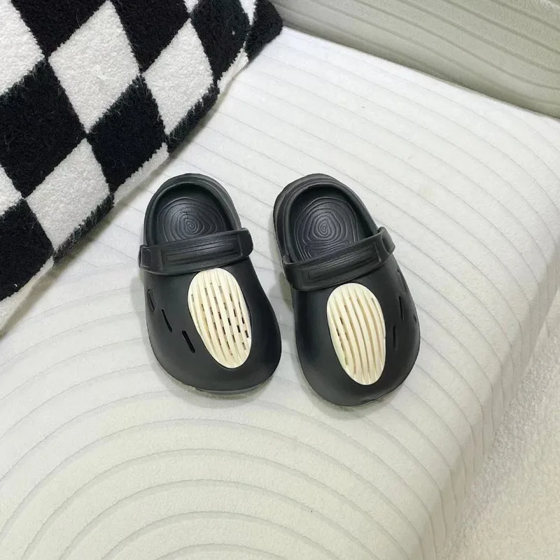 

Летние детские нескользящие пляжные сандалии 2026 года с мягкой подошвой и водонепроницаемым дизайном для мальчиков и девочек, легкая уличная обувь