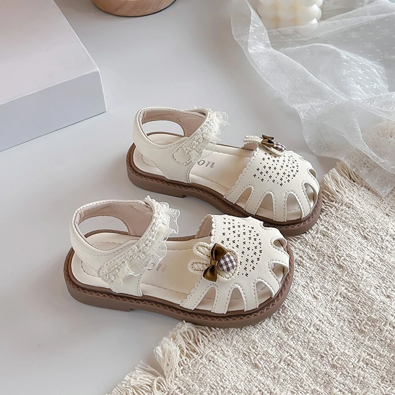 

Sweet Princess Style Sandals for Girls Elegant Lace Detail Hollow Design Casual Flats Cream Pink Beach Shoes