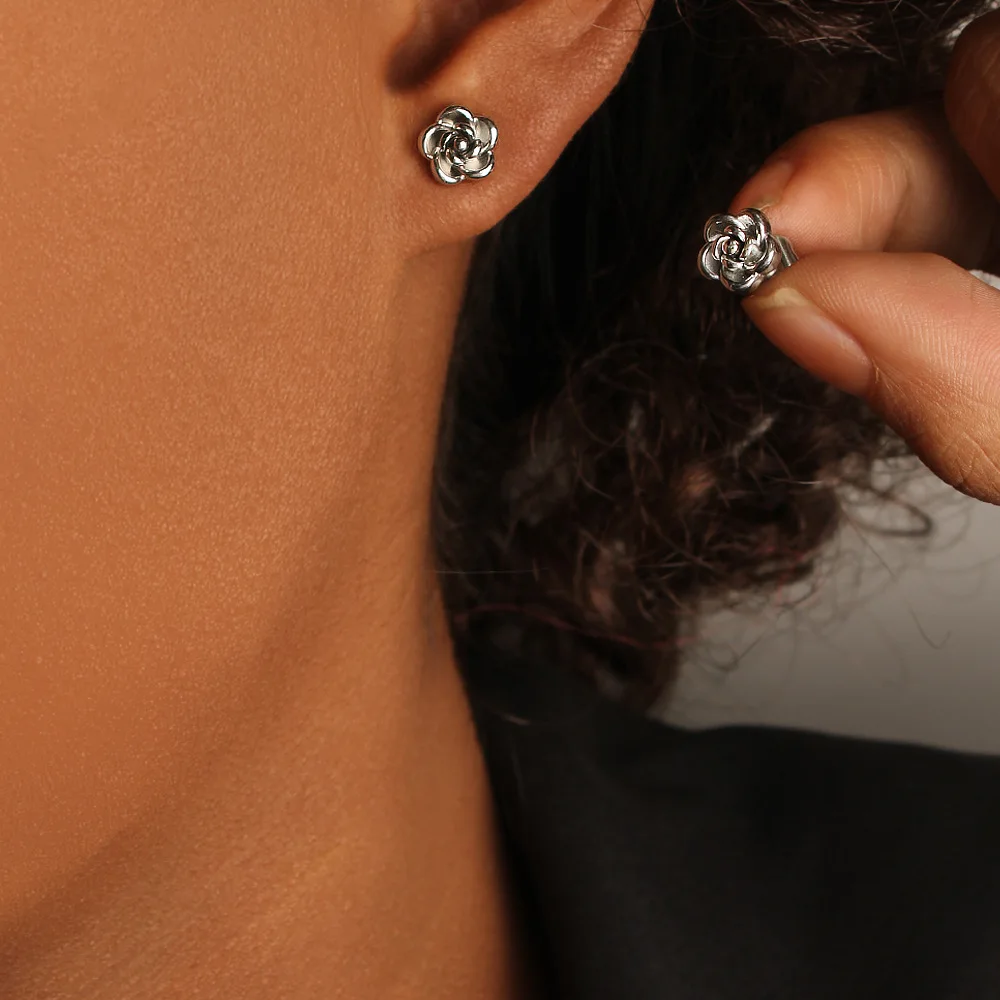 

DIY accessories Rose flower stud earrings elegant temperament stainless steel plated 18K gold earrings light luxury high sense s