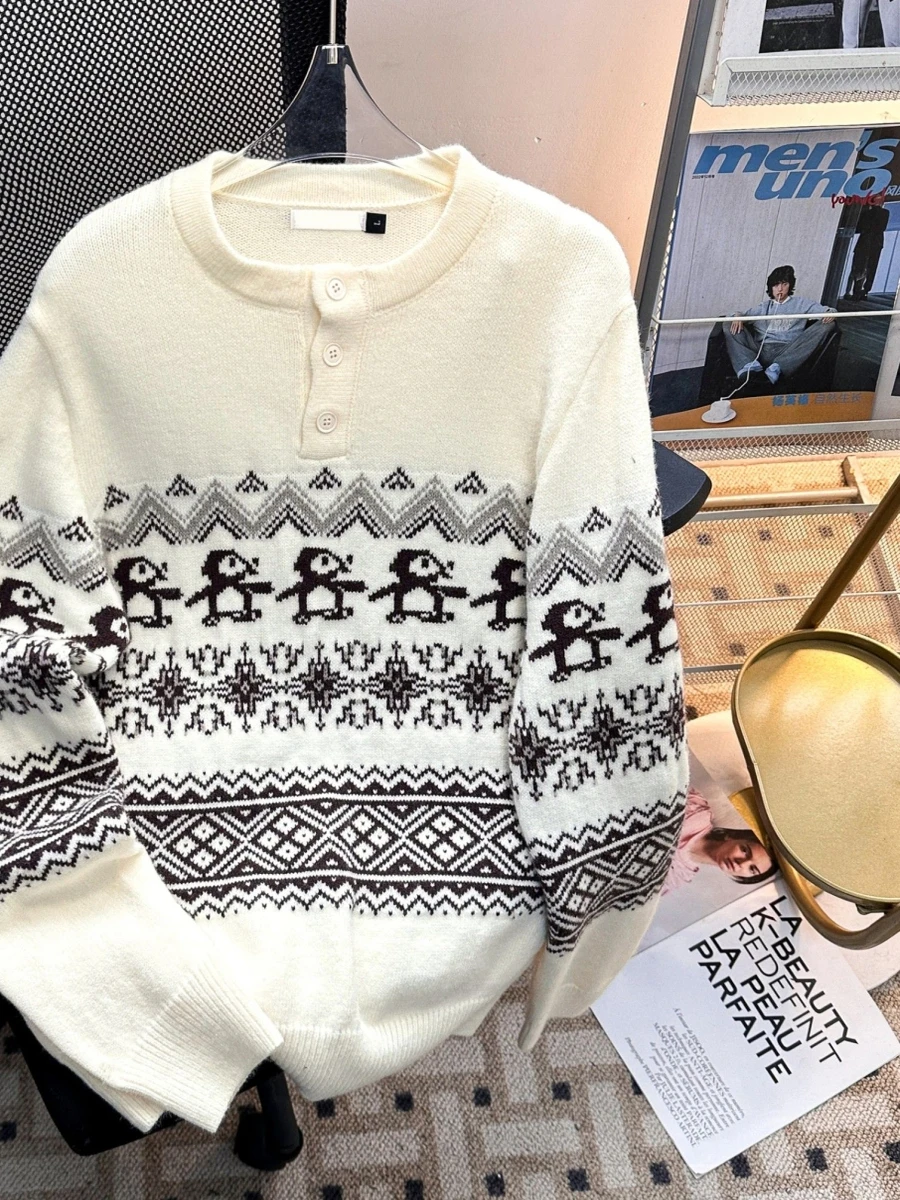 

Свитер унисекс с воротником хенли и узором «Пингвин» для осени и зимы, в американском стиле, базовый слой для создания элегантного и комфортного образа.