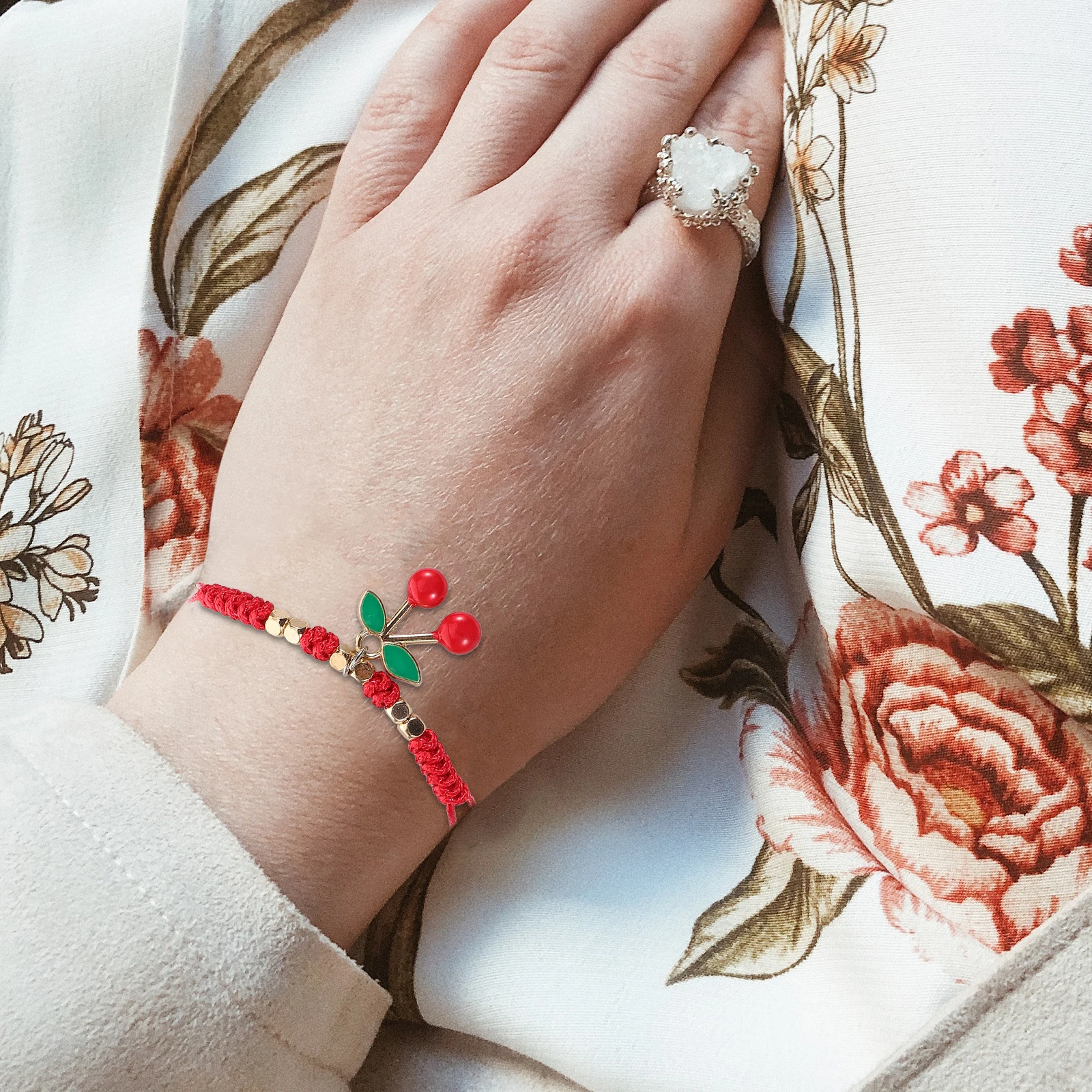 

2pcs Fashionable Woven Friendship Bracelet Cute Cherry Braided Adjustable Stylish For Girls Daily Wear
