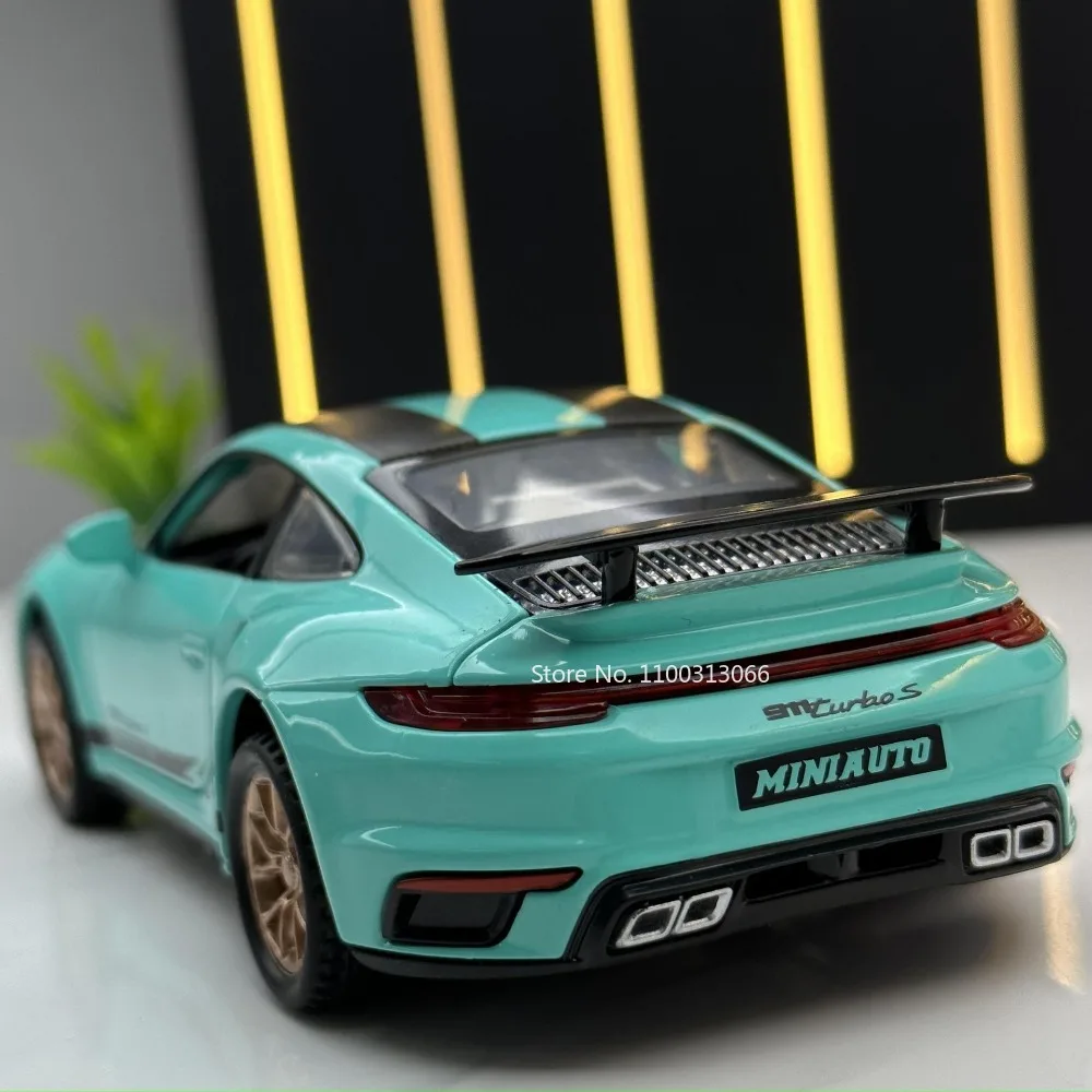 1:32 911 Turbo S modello di auto giocattolo in lega pressofusi con corpo in metallo Super Sport Car con funzione di trazione posteriore giocattoli per veicoli per regali per bambini