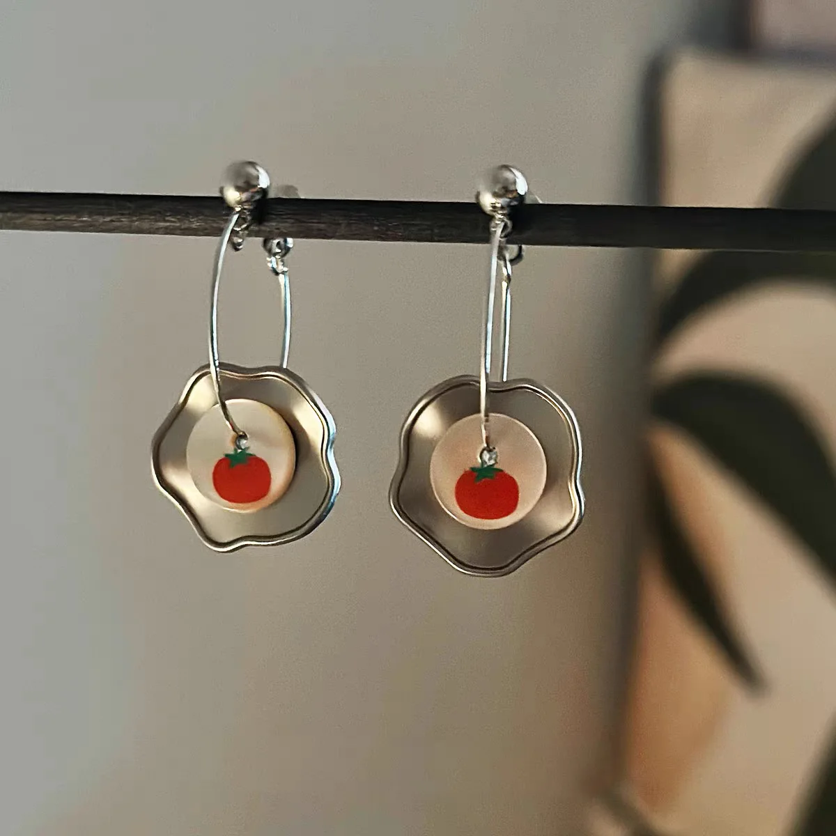 Vintage Silver Color Geometric Tomato Drop Earrings Women Sweet Cute Versatile Earring Fashion Jewelry Accessories Gifts