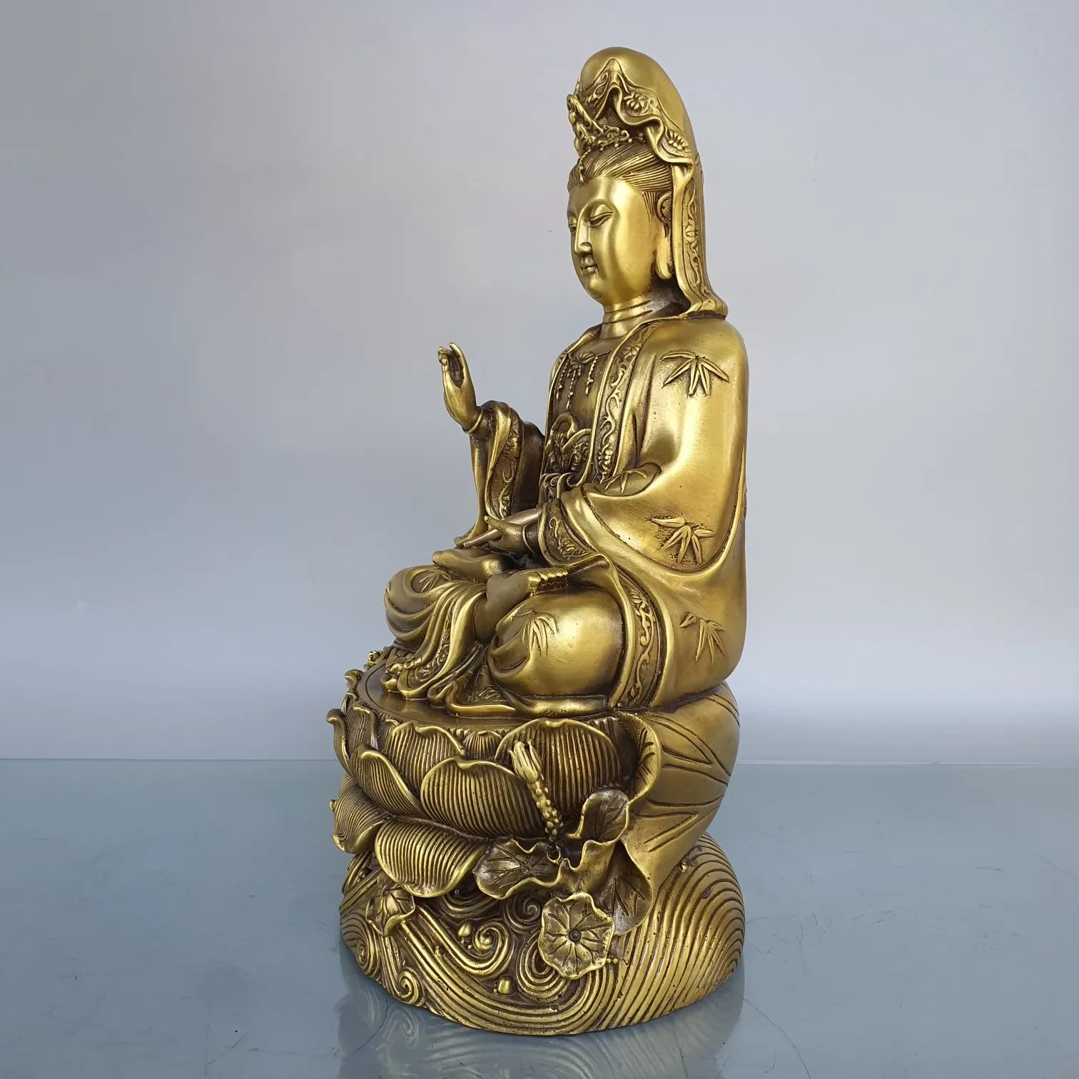 

15"Old Xizang Folk Collection Old Brass Guanyin Bodhisattva Sitting Buddha Lotus Table Worship Hall Town house Exorcism