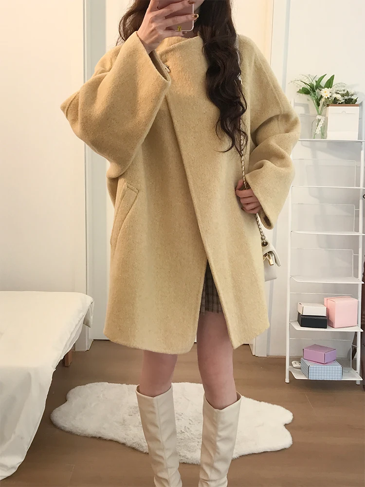 

Retro Artistic Button Design Woolen Coat Women's Loose Stand Collar Tweed Coat Winter Faion Outerwear Polyester Fiber